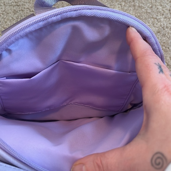 Kraken Trade Clamshell Purple Women's Enamel Pin Display/Trading Crossbody Bag - Picture 8 of 10